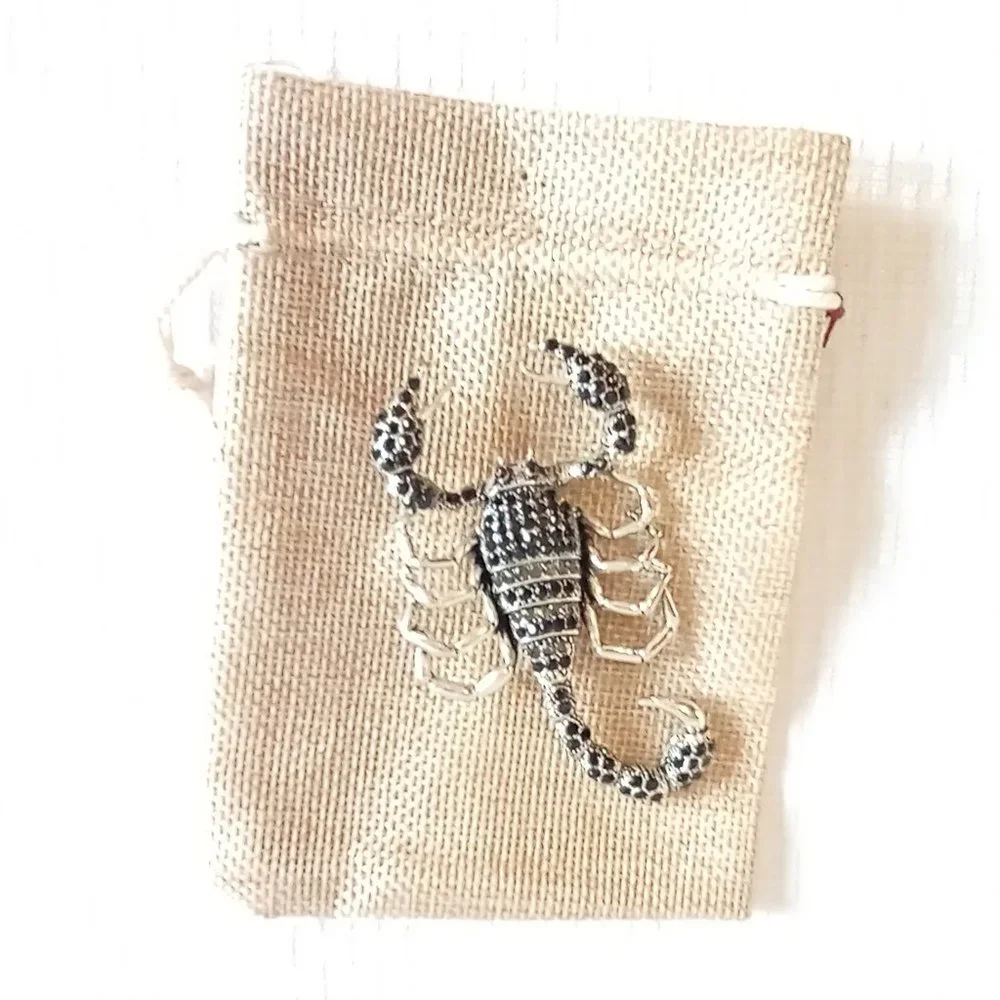 Silver Rhinestone Scorpion Pin Broach - Picture 3 of 4